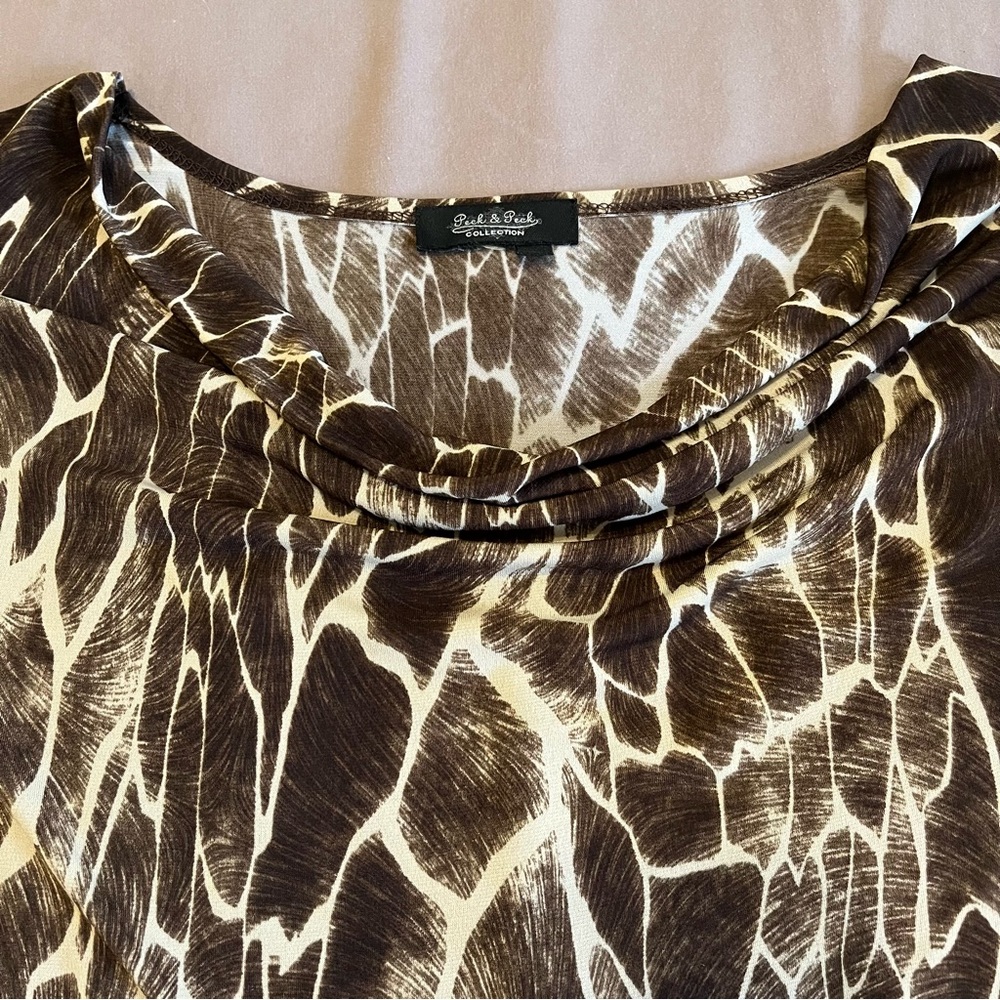 Peak &‎ Peak Giraffe Print Blouse – Size Medium - Picture 5 of 10